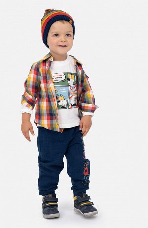 Брюки Состав: 95% хлопок, 5% эластан
Цвет: тёмно-синий

Трикотажные брюки для мальчика незаменимы в повседневном гардеробе. 
Модель на широкой резинке, не сдавливающей живот ребенка и легче одевать ре