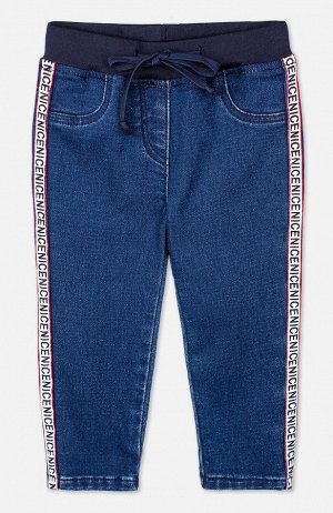 Джинсы Состав: 98% хлопок, 2% эластан
Цвет: голубой

Трикотажные брюки из материала Loop Denim имеют внешний вид премиальной джинсы, а по тактильным ощущениям мягкие и комфортные, как трикотаж. 
Эласт