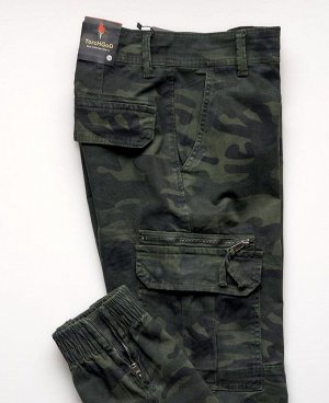 Джинсы RNH 588
Мужские брюки с манжетами по низу брючин, изготовлены из качественной х/б ткани с добавлением небольшого количества эластана. Застегиваются на молнию и пуговицу, стандартная глубина пос