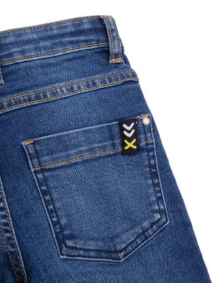 Брюки Классические прямые джинсы для девочек. Глубокий синий цвет является одним из базовых и подойдет под любой образ. Застежка на молнии и кнопке, декорированной под пуговицу. Объем в талии можно ре