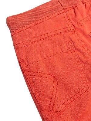Брюки Хлопковые брюки REGULAR с практичным поясом для фиксации при ношении и карманом сзади. Дизайн также дополняют три нашивки в виде сладостей. 100% хлопок
