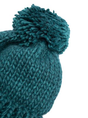 Шапка Теплая шапка с отворотом. Дизайн дополняет крупный помпон на макушке. Такая шапка будет отличной защита от холода и ветра. 75% акрил 15% полиамид 10% шерсть