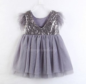 Платье для девочки, декор пайетки/перья, цвет серый