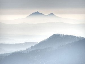 Фотообои Горы в туманной пелене