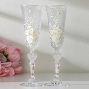 Набор свадебных бокалов "Розы", с лепниной, белый