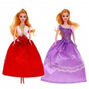 Кукла-модель «Ксения» с набором платьев, МИКС