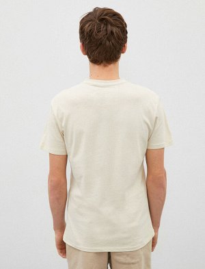 футболка Материал: %70  Полиэстер, %30 Хлопок Параметры модели: рост: 187 cm, грудь: 88, талия: 73, бедра: 91 Надет размер: M