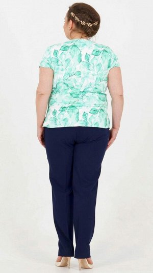 Комплект Деловая блуза с круглым вырезом горловины с защипами и коротким рукавом. Застёжка молния по спинке. Снизу по бокам разрезы. Низ прямой. Без подклада. ДИ в 44-46 р 60 см. в 48-50 р 61 см, в 52