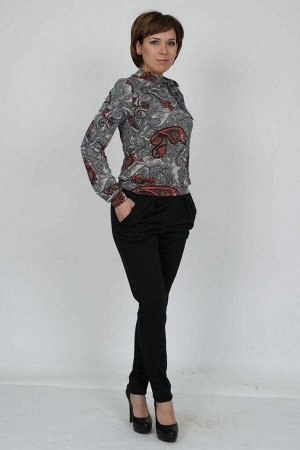 Майка Повседневная блуза, прямого силуэта, выполнена из нежного трикотажного полотна с рисунком "пейсли". Цвет серый с коралловым. Аккуратный ворот-стоечка, декорирован бантом в тон и мелкими защипами