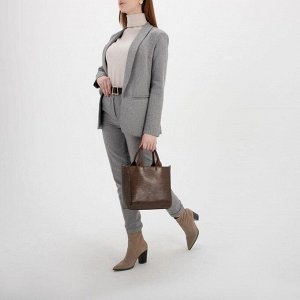 Сумка женская, отдел на молнии, наружный карман, длинный ремень, цвет коричневый