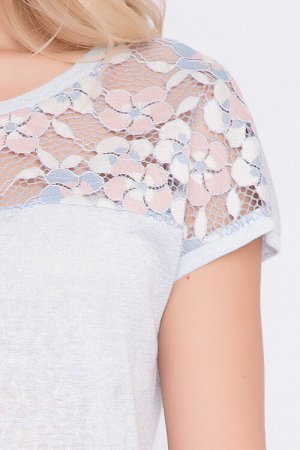 Блузка Комбинированная блузка из трикотажного полотна,кокетка из плетеного кружева.

Cостав:
30% вискоза 65% п/э,5% эластан