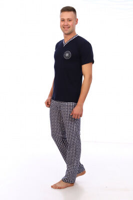 Пижама Материал: Кулирка
Мужская пижама, представлена в двух расцветках. Состоит из футболка с коротким рукавом и широких штанах.
Характеристики