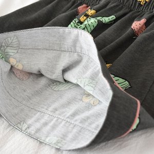 Женская короткая пижамка (шорты+футболка), принт "Клубничка", цвет черный