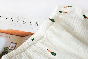 Женская короткая пижамка (шорты+рубашка), принт "Морковь", цвет белый