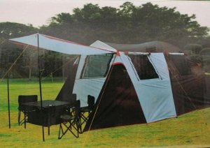 Палатка Размеры (130+90+220)x240xh190 см.
Палатка выполнена из высокопрочного и водоотталкивающего материала.
Влагозащищённость -3000мм вод. ст.,
Очень прочный каркас (диаметр 9,5мм),