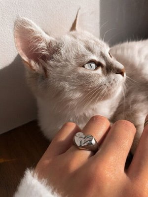 Серебряное кольцо-печатка сердце "Folio"