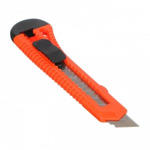 HEADMAN Нож универсальный пластиковый с сегментированным лезвием 18мм (квадр. фиксатор)