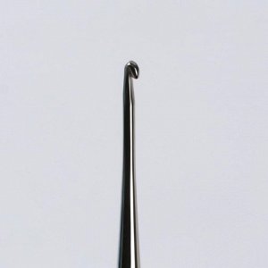Крючок для вязания, двухсторонний, с прорезиненной ручкой, d = 1/2 мм, 13,5 см