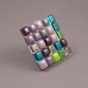Mozaika violet
