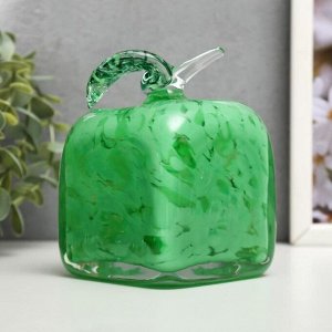 Сувенир стекло в стеклокрошку "Яблоко квадратное" 12 см зелёное МИКС