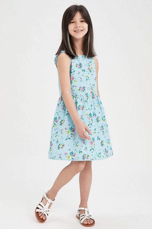 Платье Материал  Размеры модели: рост: 1,31 Надет размер: 8/9 лет Материал : Cotton 100%