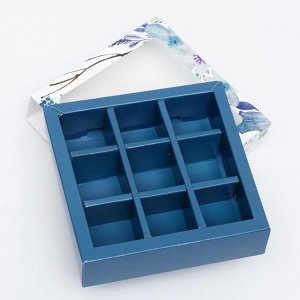 Коробка под 9 конфет с обечайкой " Голубые цветы " с окном 14,5 х 14,5 х 3,5 см