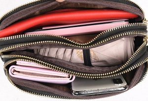Женская сумочка минималиста, карман на лицевой стороне, золотая фурнитура, цвет черный