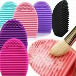 Щетка Brushegg для чистки кистей МИКС