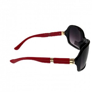Классические женские очки Alur_Mua в чёрной оправе с красными дужками.