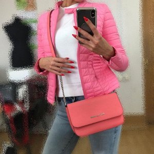 Мессенджер Mokka Pink из натуральной сафьяновой кожи через плечо цвета пудры.