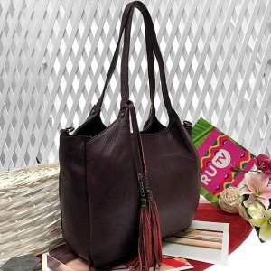 Женская сумка тоут Avelone из натуральной премиальной кожи сливового цвета.