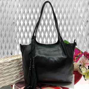 Женская сумка тоут Avelone из натуральной премиальной кожи чёрного цвета.