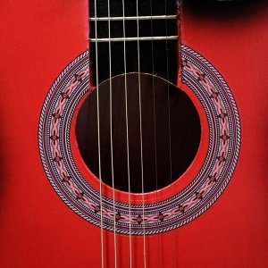 Гитара акустическая красная, 6-ти струнная 97см