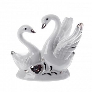 Сувенир "Два влюбленных лебедя" со стразами