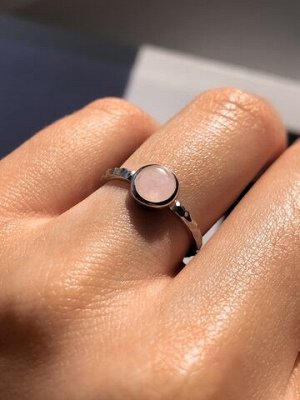 Серебряное узкое кольцо "Sunset" с розовым кварцем
