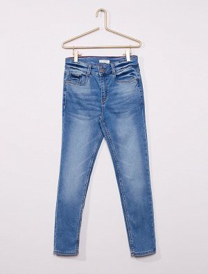 Облегающие джинсы