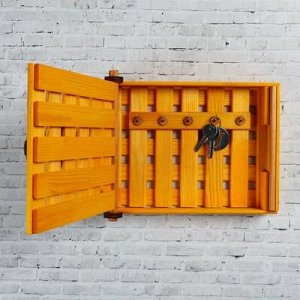 Ключница деревянная "Золотой ключик", 28x 20x 6 см, 5 крючков