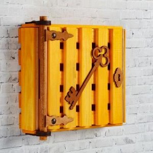 Ключница деревянная "Золотой ключик", 23x 20x 6 см, 4 крючка