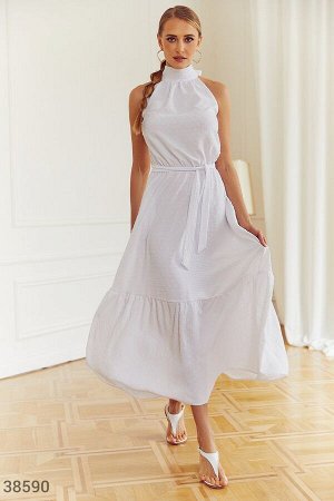 Белое платье из невесомого материала