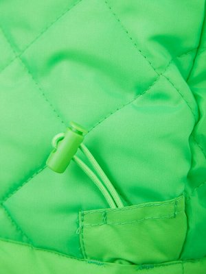 Куртка Состав: Верх- 100% полиэстер, Покрытие- 100% полиуретан, Подкладка- 100% полиэстер, Наполнитель- 100% полиэстер, 150 г/м2
 Цвет: зеленый, черный, белый
 Год: 2021
*	Куртка демисезонная
*	ткань 