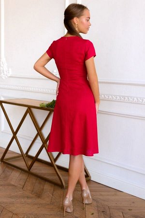 Платье Размер: 42 / 44 / 46 / 48
Яркий и привлекательный красный в 100% льняном исполнении понравится самым взыскательным модницам. Хлопковая подкладка позволит вам чувствовать себя невероятно легко з
