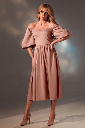 Платье Платье Golden Valley 4744 розовый 
Состав: ПЭ-97%; Спандекс-3%;
Сезон: Лето
Рост: 170

Платье с застежкой на потайную молнию в среднем шве спинки. По переду с фигурным вырезом горловины. Плать