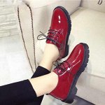 Женские кроссовки и модные туфли
