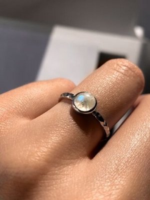 Серебряное узкое кольцо "Sunset" с лунным камнем