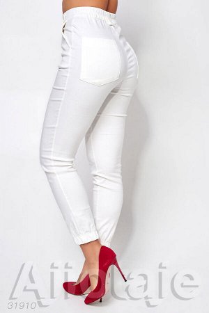 Белые джинсы джоггеры с высокой талией