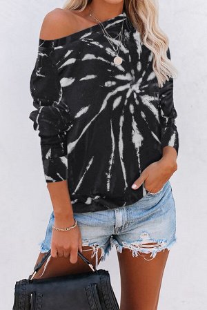 Черный свитшот-пуловер с открытым плечом и белым красочным принтом
