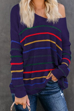 Синий вязаный свитер в разноцветную полоску с открытым плечом