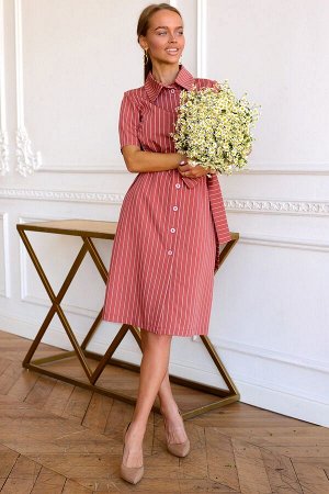 Платье Размер: 42 / 44 / 46 / 48
Актуальная модель платья-халата в ярком оттенке вишня с классической полоской будет отлично смотреться как в офисе, так и в ежедневном гардеробе. Прекрасный универсаль
