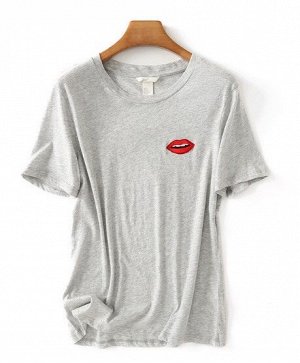 Женская футболка, принт "Губы", цвет серый