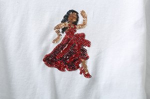 Женская футболка с принтом "Танцующая девушка", цвет белый